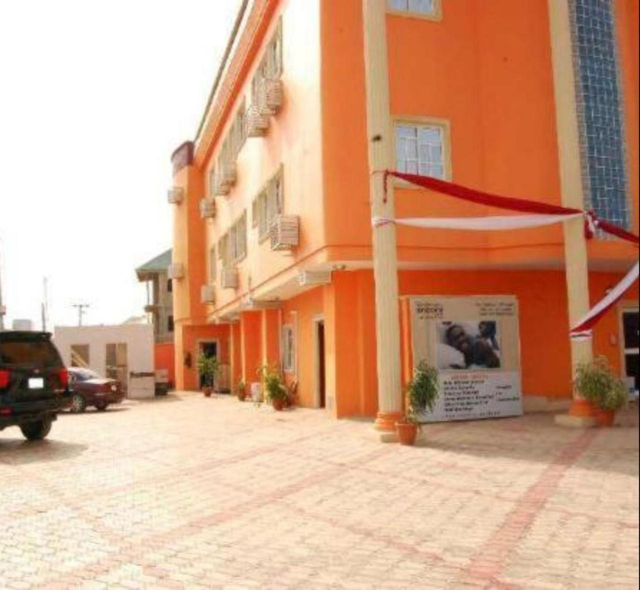 Encore Lagos Hotels And Suites Isolo Exterior photo